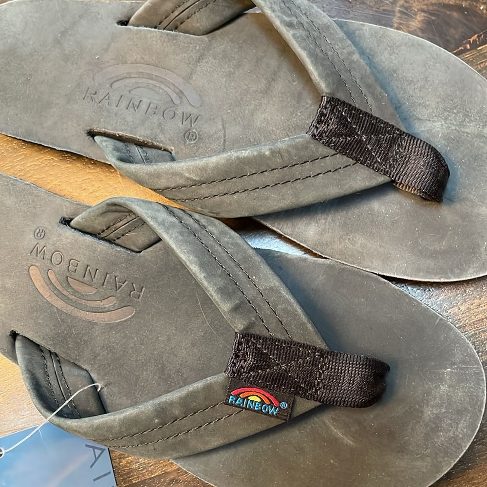 Rainbow wide strap leather flip flops-color is black - Picture 2 of 6
